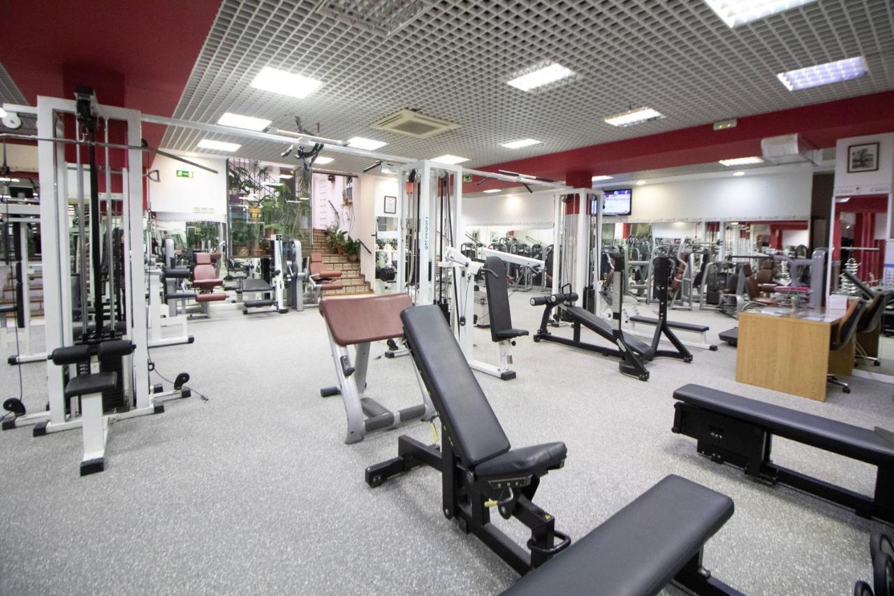 Appartamento Bookinmadrid Com - Cascorro Sq 18 Pax Esterno foto