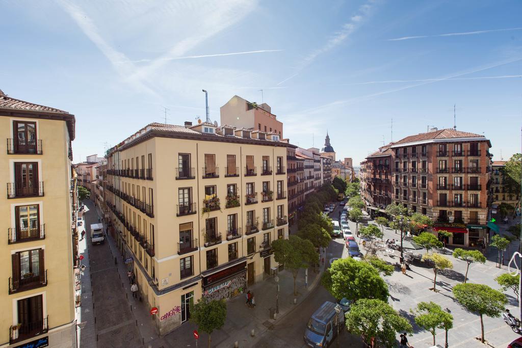 Appartamento Bookinmadrid Com - Cascorro Sq 18 Pax Esterno foto
