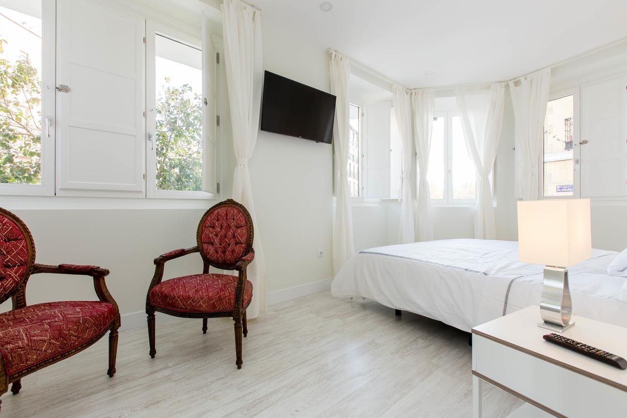 Appartamento Bookinmadrid Com - Cascorro Sq 18 Pax Esterno foto