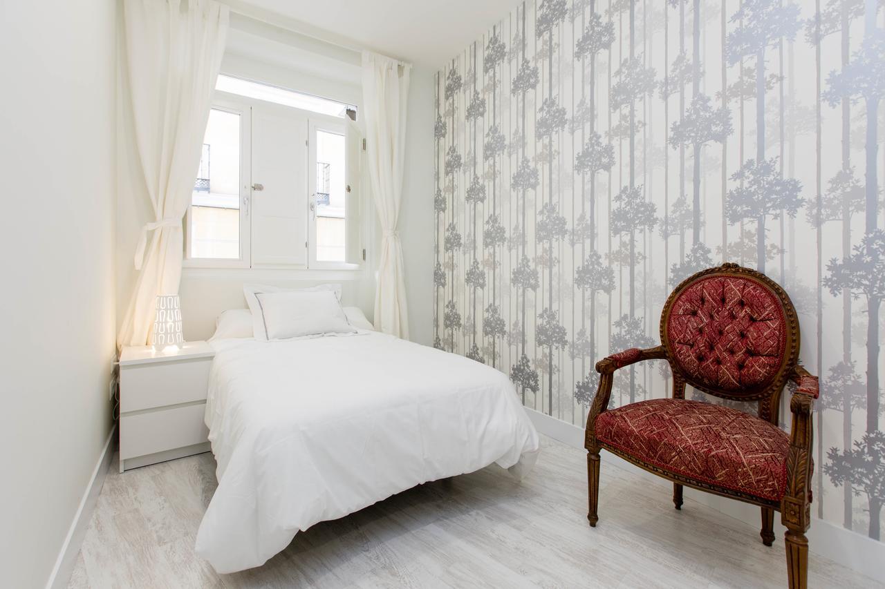 Appartamento Bookinmadrid Com - Cascorro Sq 18 Pax Esterno foto