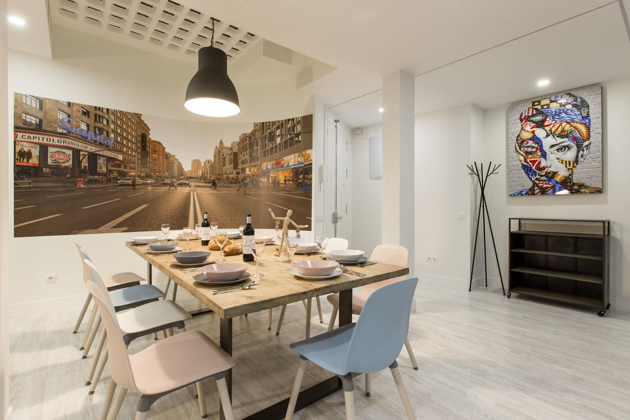Appartamento Bookinmadrid Com - Cascorro Sq 18 Pax Esterno foto